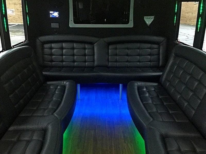 Ford F 750 Party Bus4