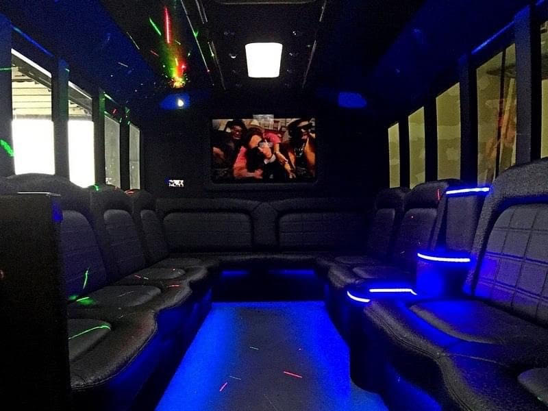 Ford F 750 Party Bus5
